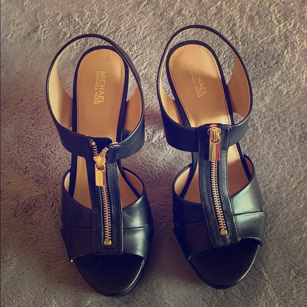 Michael Kira heels